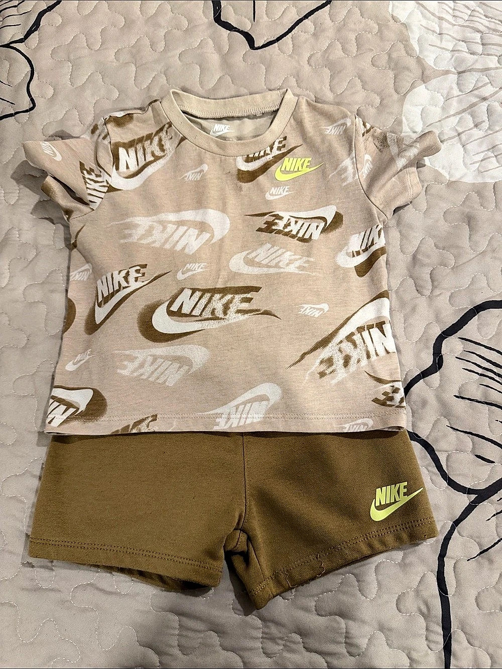 Nike Print Matching Set in Brown & White